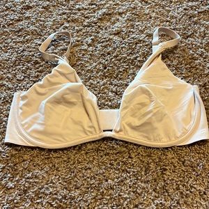 Victoria’s Secret size 32DD bra